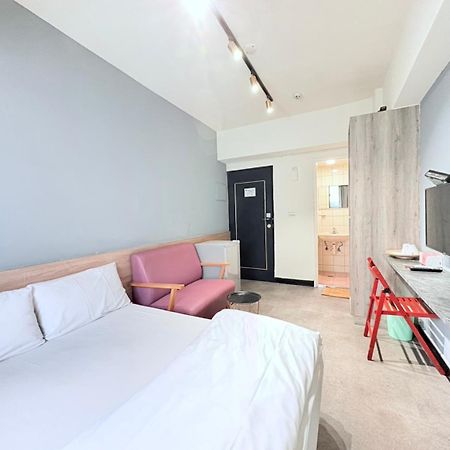 Fengjia Gift Box Homestay Taichung Exterior foto