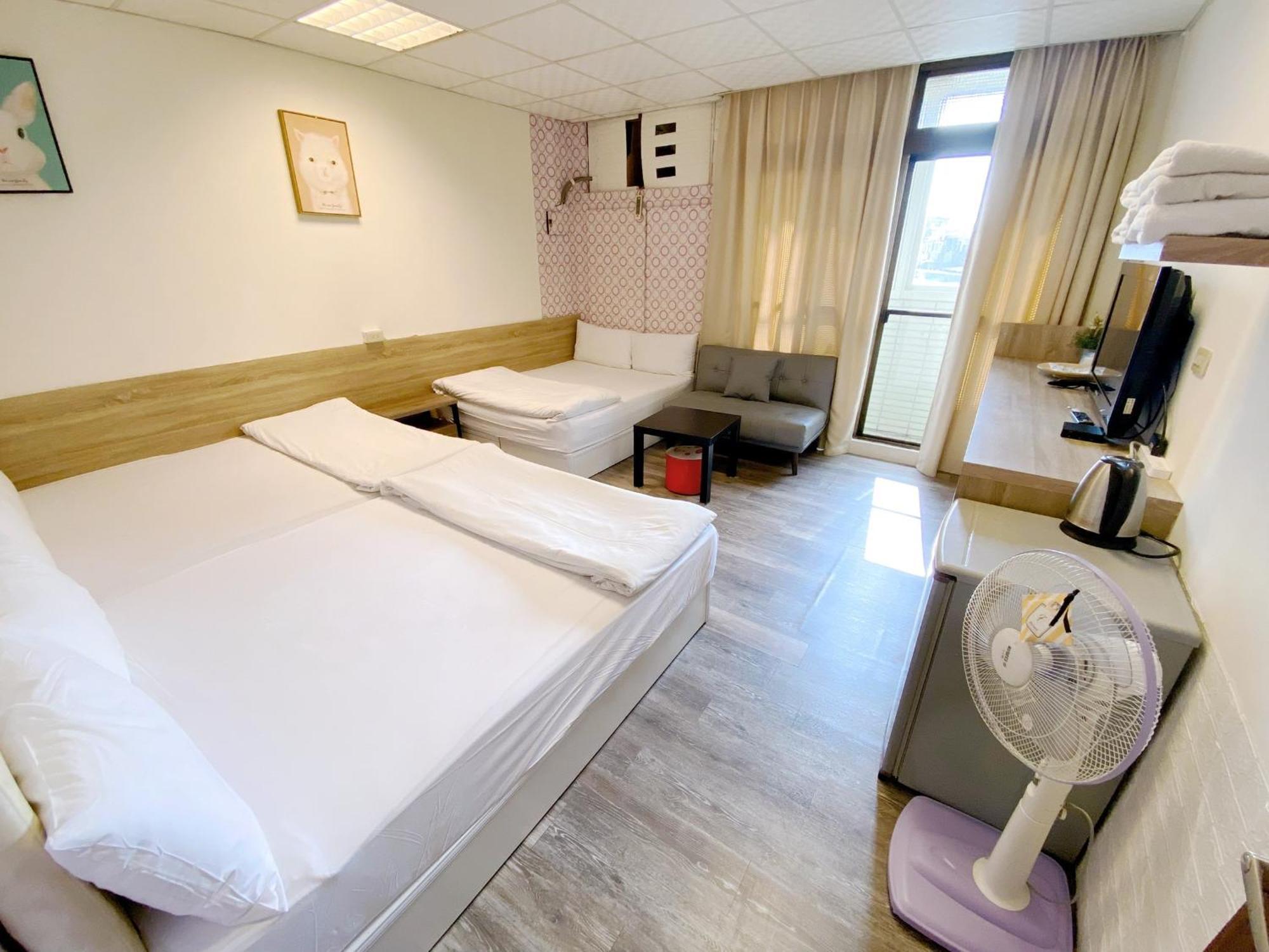 Fengjia Gift Box Homestay Taichung Exterior foto