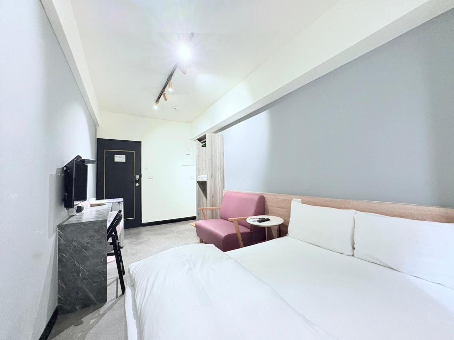 Fengjia Gift Box Homestay Taichung Exterior foto