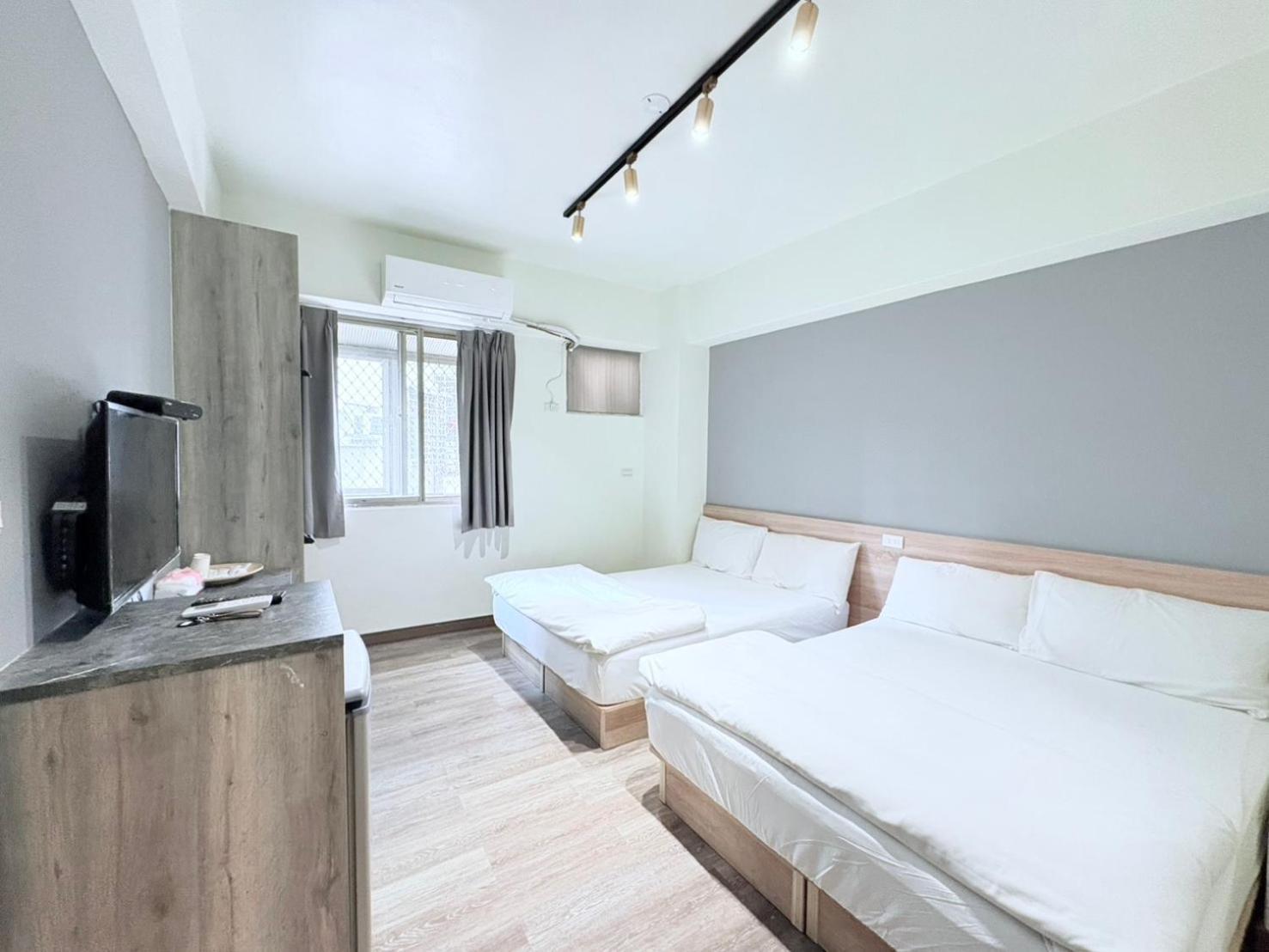 Fengjia Gift Box Homestay Taichung Exterior foto